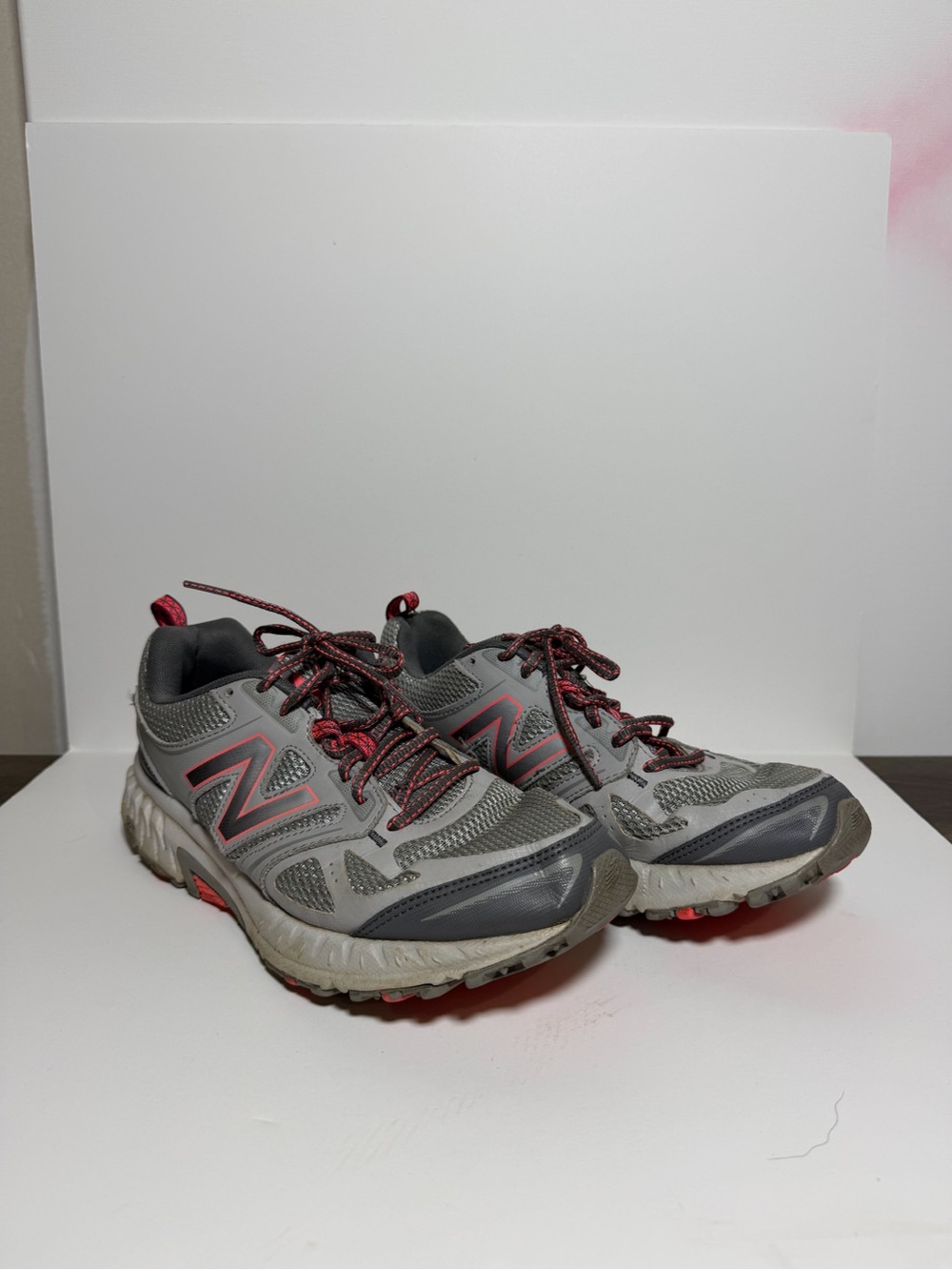 New Balance Women's Gray andโ Red Trail Sneakers